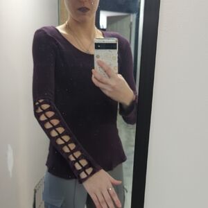 Stylish Women's Long Sleeve Top with Lattice Sleeves